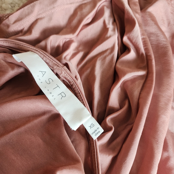 Astr Mauve Long Sleeve Dress with Knot Detail - Picture 6 of 6